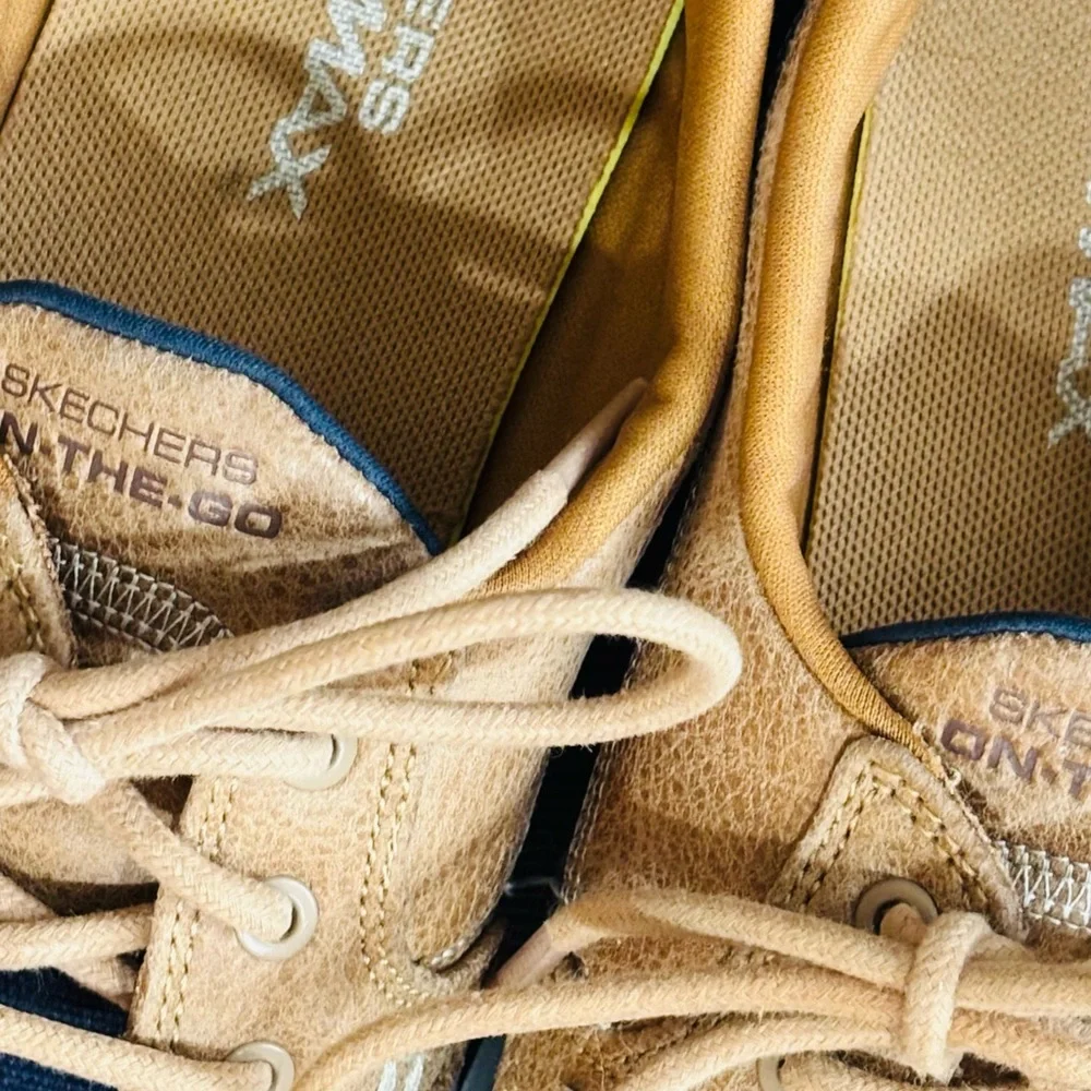 Skechers Men's Navy and Tan Boat Shoes Size 8.5